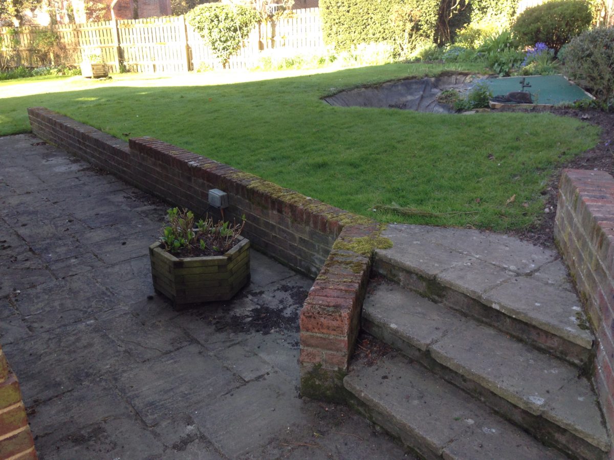 Sandstone Patio and Circular Retainer - Winchester Landscapes
